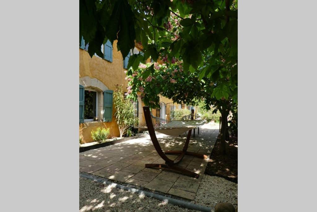 Belle Longere Au Calme - L'Auguste Maison D'Hotes Valensole Buitenkant foto
